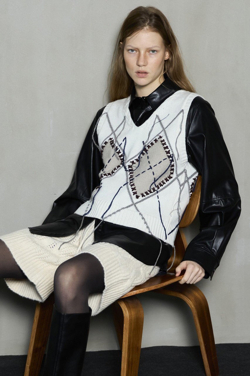 【メゾンスペシャル/MAISON SPECIAL】のStitch Argyle Knit Vest/ステッチアーガイルニットベスト 人気、トレンドファッション・服の通販 founy(ファニー)  ファッション Fashion レディースファッション Fashion for Women トップス・カットソー Cut & Sew Tops ニット Knit Tops & Sweaters ベスト&ジレ / 重ね着スタイル Vests & Gilets カジュアルプルオーバー・ニットトップス Pullovers & Knit Tops / Casual Pullovers インナー Innerwear カットソー Cut and Sewn Top クラシカル Classical, Vintage-Inspired フォーマル Formal, Dressy ベスト Vest, Waistcoat 冬 Winter / This Winter 新作・新入荷 New Arrivals / New In other-4|ID: prp329100004758989 ipo3291000000034433958