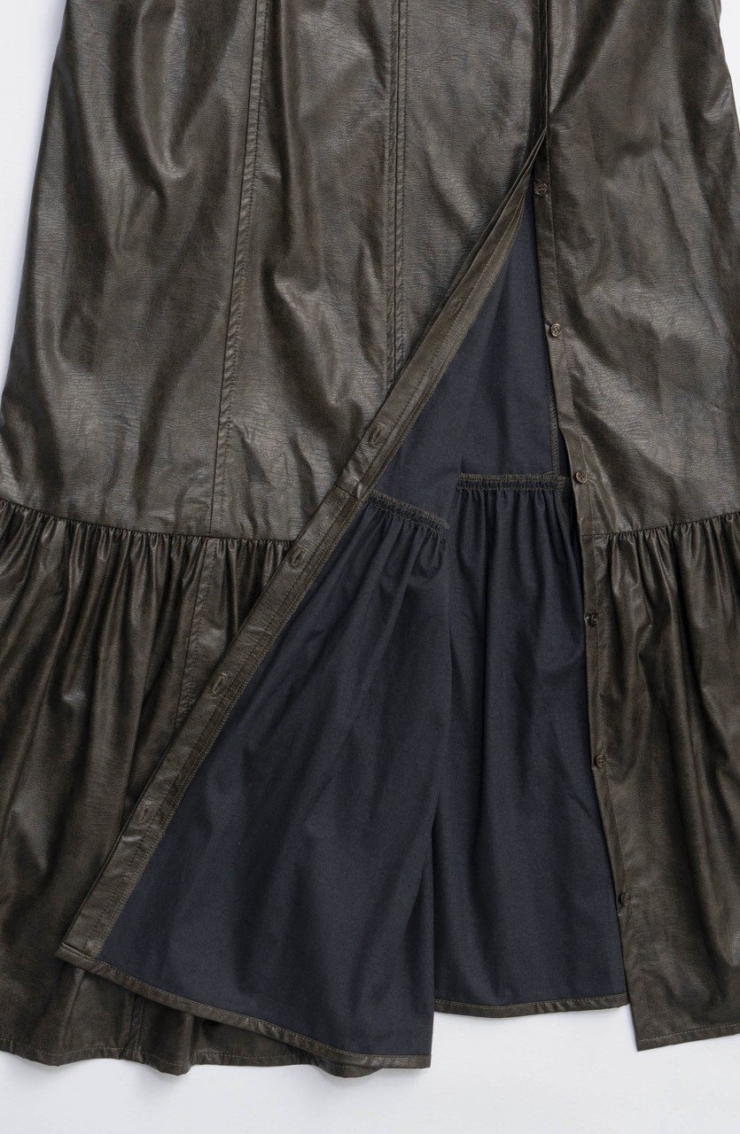 【メゾンスペシャル/MAISON SPECIAL】のfaux Leather Dress/フェイクレザーワンピース 人気、トレンドファッション・服の通販 founy(ファニー) 　ファッション　Fashion　レディースファッション　Fashion for Women　ワンピース　Dresses　フォーマル・パーティードレス・結婚式用ドレス　Elegant & Casual Dresses　チュニック　Tunic Tops & Dresses　カットソー　Cut and Sewn Top　キャミソール　Camisole, Spaghetti Strap Top　スタイリッシュ　Stylish, Fashionable　スリット　Slit, Slit Detail　チュニック　Tunic, Long Top　ティアード　Tiered, Tiered Style　バランス　Balance, Style Balance　フェイクレザー　Faux Leather, PU Leather　ロング　Long, Long-Length　新作・新入荷　New Arrivals / New In　other-5|ID: prp329100004759002 ipo3291000000034434117