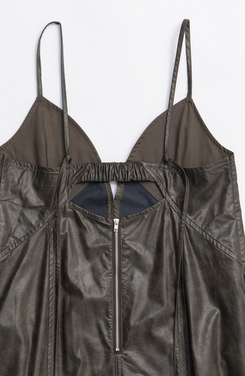 【メゾンスペシャル/MAISON SPECIAL】のfaux Leather Dress/フェイクレザーワンピース 人気、トレンドファッション・服の通販 founy(ファニー) 　ファッション　Fashion　レディースファッション　Fashion for Women　ワンピース　Dresses　フォーマル・パーティードレス・結婚式用ドレス　Elegant & Casual Dresses　チュニック　Tunic Tops & Dresses　カットソー　Cut and Sewn Top　キャミソール　Camisole, Spaghetti Strap Top　スタイリッシュ　Stylish, Fashionable　スリット　Slit, Slit Detail　チュニック　Tunic, Long Top　ティアード　Tiered, Tiered Style　バランス　Balance, Style Balance　フェイクレザー　Faux Leather, PU Leather　ロング　Long, Long-Length　新作・新入荷　New Arrivals / New In　other-7|ID: prp329100004759002 ipo3291000000034434119