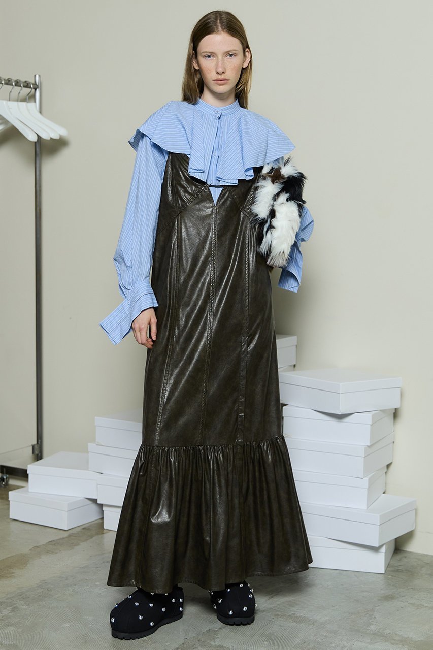 【メゾンスペシャル/MAISON SPECIAL】のfaux Leather Dress/フェイクレザーワンピース 人気、トレンドファッション・服の通販 founy(ファニー) 　ファッション　Fashion　レディースファッション　Fashion for Women　ワンピース　Dresses　フォーマル・パーティードレス・結婚式用ドレス　Elegant & Casual Dresses　チュニック　Tunic Tops & Dresses　カットソー　Cut and Sewn Top　キャミソール　Camisole, Spaghetti Strap Top　スタイリッシュ　Stylish, Fashionable　スリット　Slit, Slit Detail　チュニック　Tunic, Long Top　ティアード　Tiered, Tiered Style　バランス　Balance, Style Balance　フェイクレザー　Faux Leather, PU Leather　ロング　Long, Long-Length　新作・新入荷　New Arrivals / New In　other-8|ID: prp329100004759002 ipo3291000000034434120