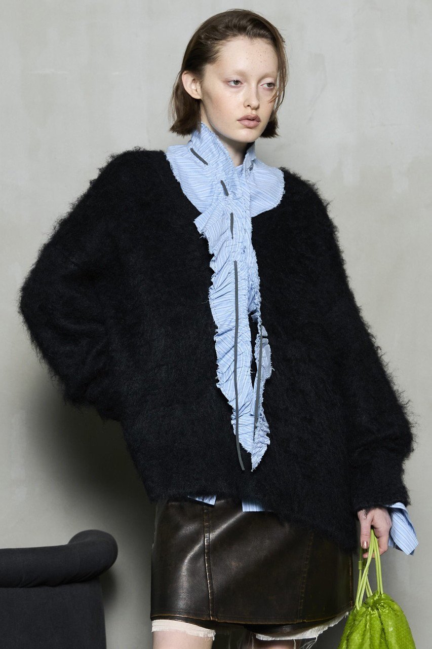 【メゾンスペシャル/MAISON SPECIAL】のLong Shaggy V-neck Knit/ロングシャギーVネックニット 人気、トレンドファッション・服の通販 founy(ファニー) 　ファッション　Fashion　レディースファッション　Fashion for Women　トップス・カットソー　Cut & Sew Tops　ニット　Knit Tops & Sweaters　カジュアルプルオーバー・ニットトップス　Pullovers & Knit Tops / Casual Pullovers　Vネックトップス　V-Neck Tops / V-Cut Neckline Shirts　リラックス　Relax, Relaxed Fit　エレガント 上品　Elegant　新作・新入荷　New Arrivals / New In　other-5|ID: prp329100004759024 ipo3291000000034434323