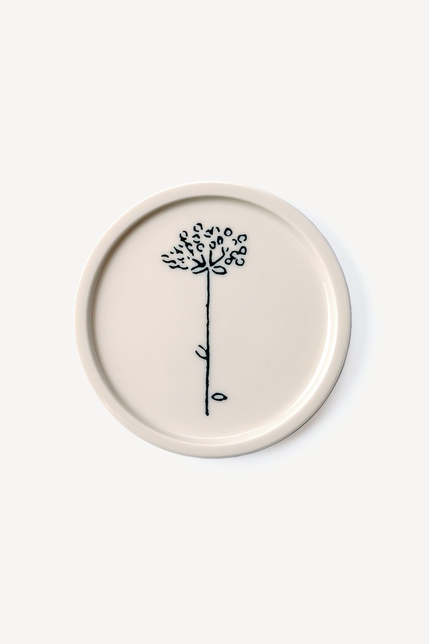 【ムスタキビ/Mustakivi / GOODS】のPIKKU小皿 インテリア・キッズ・メンズ・レディースファッション・服の通販 founy(ファニー) シンプル Simple, Minimal 皿 Plate, Dish テーブル Table, Dining Table プレート Plate, Dish モチーフ Motif, Design Theme ラップ Wrap, Wrap Design ギフト プレゼント Gift / Present 新作・新入荷 New Arrivals / New In ホーム・キャンプ・アウトドア・お取り寄せ Home Living / Home & Lifestyle / Camping Gear / Outdoor Camping キッチン・ダイニング Kitchen & Dining Essentials. Stylish & Functional Tableware キッチン家電・キッチン用品 Kitchen Appliances & Tools SERI|ID: prp329100004760572 ipo3291000000034451712