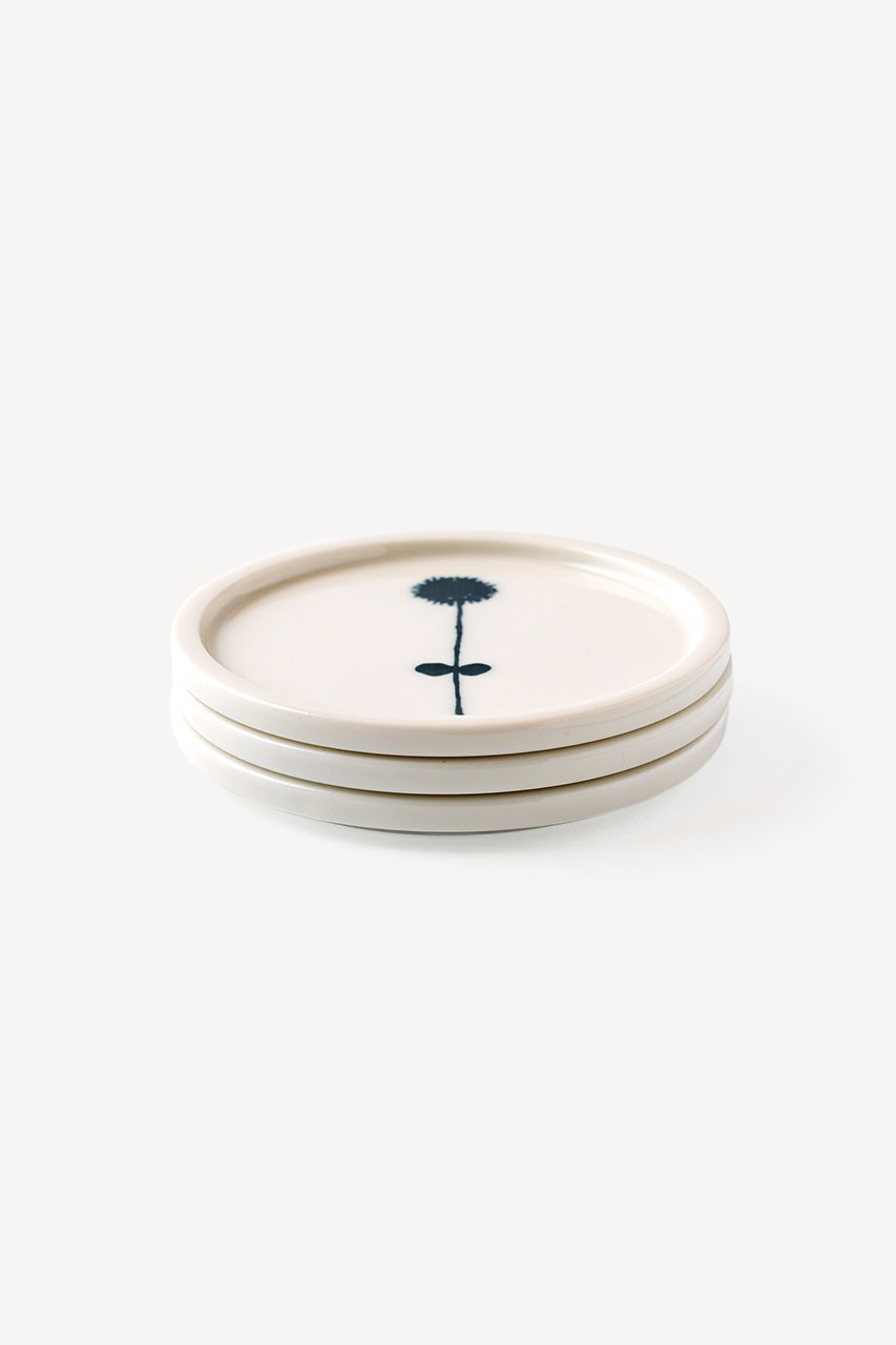 【ムスタキビ/Mustakivi / GOODS】のPIKKU小皿 人気、トレンドファッション・服の通販 founy(ファニー) シンプル Simple, Minimal 皿 Plate, Dish テーブル Table, Dining Table プレート Plate, Dish モチーフ Motif, Design Theme ラップ Wrap, Wrap Design ギフト プレゼント Gift / Present 新作・新入荷 New Arrivals / New In ホーム・キャンプ・アウトドア・お取り寄せ Home Living / Home & Lifestyle / Camping Gear / Outdoor Camping キッチン・ダイニング Kitchen & Dining Essentials. Stylish & Functional Tableware キッチン家電・キッチン用品 Kitchen Appliances & Tools other-5|ID: prp329100004760572 ipo3291000000034451720