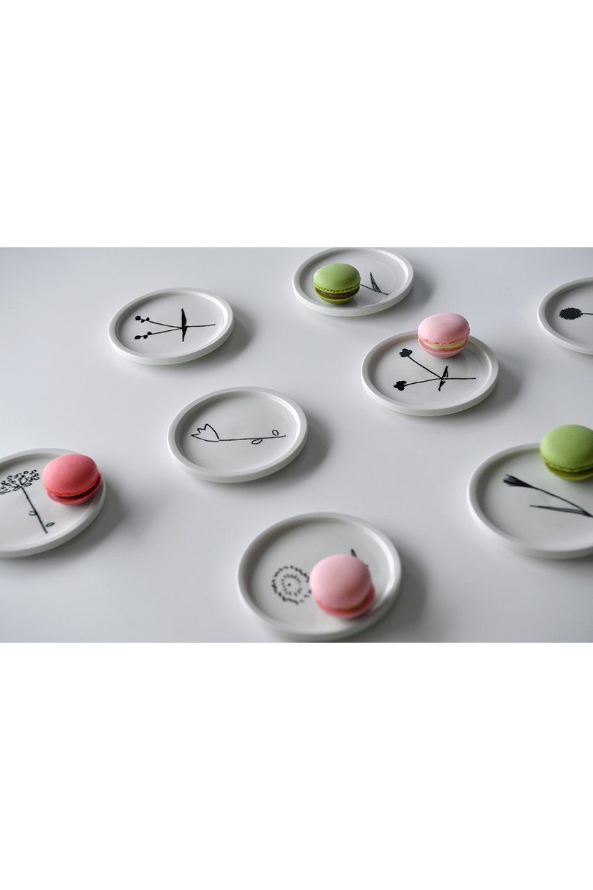 【ムスタキビ/Mustakivi / GOODS】のPIKKU小皿 人気、トレンドファッション・服の通販 founy(ファニー) シンプル Simple, Minimal 皿 Plate, Dish テーブル Table, Dining Table プレート Plate, Dish モチーフ Motif, Design Theme ラップ Wrap, Wrap Design ギフト プレゼント Gift / Present 新作・新入荷 New Arrivals / New In ホーム・キャンプ・アウトドア・お取り寄せ Home Living / Home & Lifestyle / Camping Gear / Outdoor Camping キッチン・ダイニング Kitchen & Dining Essentials. Stylish & Functional Tableware キッチン家電・キッチン用品 Kitchen Appliances & Tools other-8|ID: prp329100004760572 ipo3291000000034451726