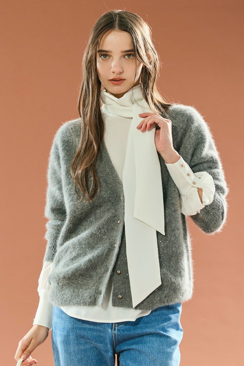 【ベイジ,/BEIGE,】のAMARILLO / スパンコールフォックスニットカーディガン 人気、トレンドファッション・服の通販 founy(ファニー) ファッション Fashion レディースファッション Fashion for Women トップス・カットソー Cut & Sew Tops ニット Knit Tops & Sweaters カーディガン・羽織り Layered Style Cardigans インナー Innerwear カーディガン Cardigan, Knitwear シンプル Simple, Minimal スパンコール Sequins, Sequin Embellishment ダウン Down, Puffer デニム Denim, Jeans Material フォックス Fox, Fox Fur メタル Metal, Metal Parts ラグジュアリー Luxury, Elegant エレガント 上品 Elegant 新作・新入荷 New Arrivals / New In other-4|ID: prp329100004761684 ipo3291000000034461354