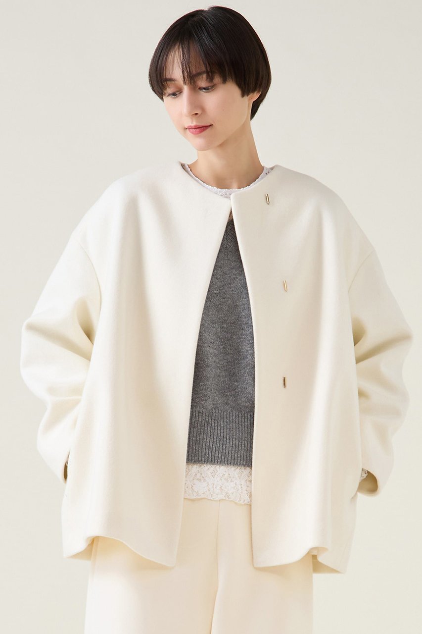 【マルティニーク/martinique】のノーカラーコート インテリア・キッズ・メンズ・レディースファッション・服の通販 founy(ファニー) ファッション Fashion レディースファッション Fashion for Women アウター Coat / Outerwear Collection コート・ロングコート・ピーコート Long Coats, Peacoats & More イタリア Italy ショート Short, Short Length ジャカード/ジャガード Jacquard, Woven Pattern ストール Stole, Wrap センター Center, Center Line なめらか Smooth, Silky Texture フロント Front, Front Design プリーツ Pleats, Pleated マフラー Scarf, Muffler モダン Modern, Contemporary A/W・秋冬 Autumn/Winter おすすめ Recommended / Our Picks エレガント 上品 Elegant ホリデーシーズン Holiday Season 2025年 2025 2025-2026秋冬・A/W Autumn/Winter 2025–26 AW25–26 アイボリー|ID: prp329100004761815 ipo3291000000034462221