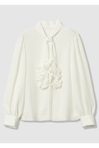 【アルアバイル/allureville】の【LOULOU WILLOUGHBY】ペタフリルボウタイブラウス 人気、トレンドファッション・服の通販 founy(ファニー) ファッション Fashion レディースファッション Fashion for Women トップス・カットソー Cut & Sew Tops シャツ・ブラウス・オフィスカジュアル Elegant Blouses & Button-Ups 2025年 2025 2025-2026秋冬・A/W Autumn/Winter 2025–26 AW25–26 2026年 2026 ギャザー Gathered, Ruffled シンプル Simple, Minimal ジャカード/ジャガード Jacquard, Woven Pattern スリーブ Sleeve, Long Sleeve / Short Sleeve フラワー Flower, Floral フリル Frill, Ruffle ボウタイ Bow Tie, Neck Bow モチーフ Motif, Design Theme リボン Ribbon, Bow ロング Long, Long-Length 春 Spring A/W・秋冬 Autumn/Winter thumbnail オフホワイト|ID: prp329100004761863 ipo3291000000034462567
