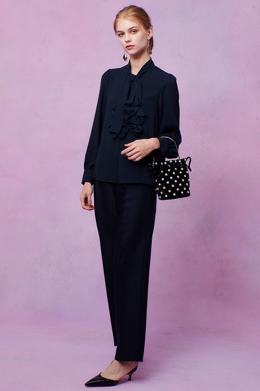 【アルアバイル/allureville】の【LOULOU WILLOUGHBY】ペタフリルボウタイブラウス 人気、トレンドファッション・服の通販 founy(ファニー) ファッション Fashion レディースファッション Fashion for Women トップス・カットソー Cut & Sew Tops シャツ・ブラウス・オフィスカジュアル Elegant Blouses & Button-Ups 2025年 2025 2025-2026秋冬・A/W Autumn/Winter 2025–26 AW25–26 2026年 2026 ギャザー Gathered, Ruffled シンプル Simple, Minimal ジャカード/ジャガード Jacquard, Woven Pattern スリーブ Sleeve, Long Sleeve / Short Sleeve フラワー Flower, Floral フリル Frill, Ruffle ボウタイ Bow Tie, Neck Bow モチーフ Motif, Design Theme リボン Ribbon, Bow ロング Long, Long-Length 春 Spring A/W・秋冬 Autumn/Winter other-8|ID: prp329100004761863 ipo3291000000034462576