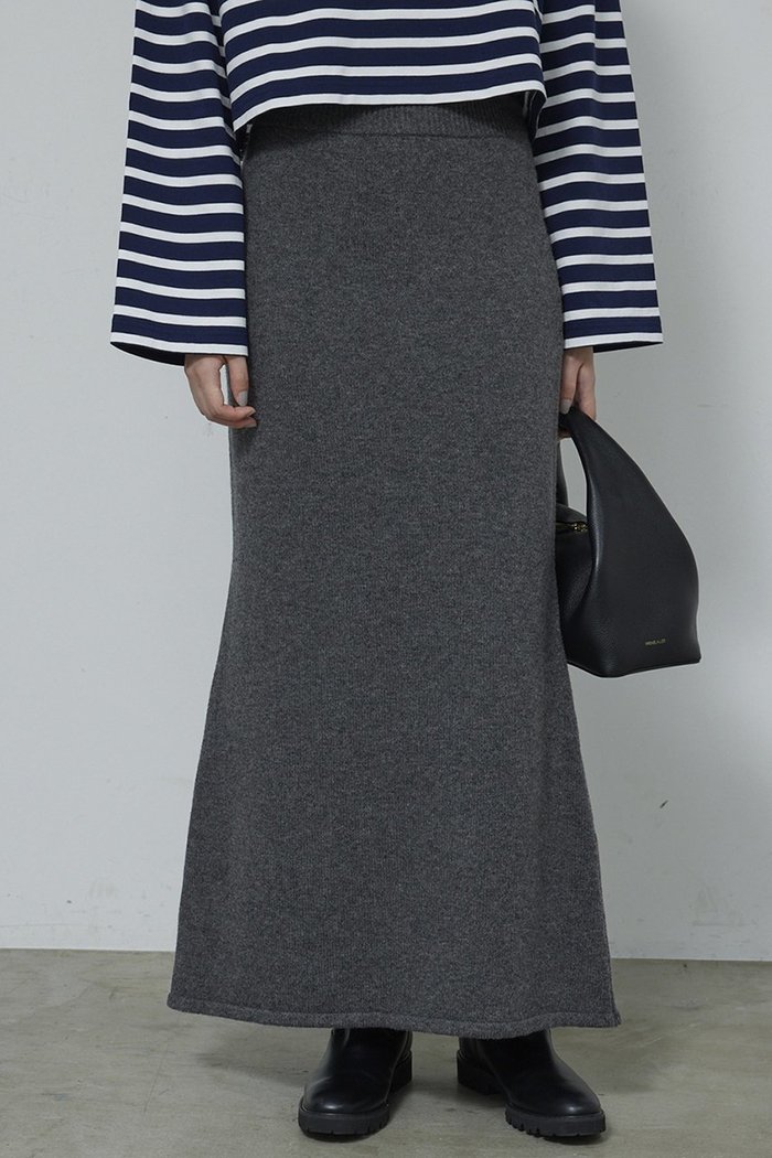 【ガリャルダガランテ/GALLARDAGALANTE】の【セットアップ対応】メリノウールニットスカート インテリア・キッズ・メンズ・レディースファッション・服の通販 founy(ファニー) https://founy.com/ ファッション Fashion レディースファッション Fashion for Women セットアップ Matching Sets スカート・ミニ/ミディ/マキシ Skirts / Mini, Midi & Maxi Skirts スカート Skirts ロングスカート Long Skirts / Maxi & Midi Skirts シンプル Simple, Minimal セットアップ Set-Up, Coordinated Outfit トレンド Trend, Trending Now ロング Long, Long-Length 新作・新入荷 New Arrivals / New In |ID: prp329100004763600 ipo3291000000034483554