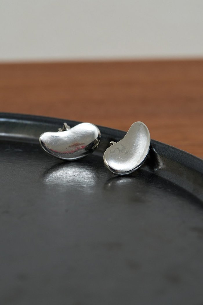 【ガリャルダガランテ/GALLARDAGALANTE】のビーンズメタルクリップ インテリア・キッズ・メンズ・レディースファッション・服の通販 founy(ファニー) https://founy.com/ ファッション Fashion レディースファッション Fashion for Women ジュエリー Jewelry ファッションリング Fashion Rings イヤリング・フープ・ドロップタイプ Hoop, Drop & Clip Earrings イヤリング Earrings シンプル Simple, Minimal フォルム Silhouette, Form エレガント 上品 Elegant 新作・新入荷 New Arrivals / New In |ID: prp329100004764644 ipo3291000000034494390