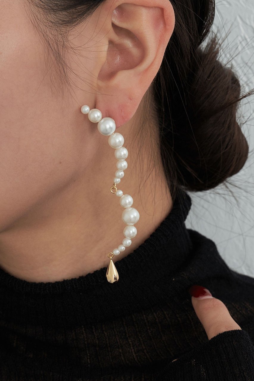 【ガリャルダガランテ/GALLARDAGALANTE】のラインパールシングルピアス 人気、トレンドファッション・服の通販 founy(ファニー) ファッション Fashion レディースファッション Fashion for Women ジュエリー Jewelry ファッションリング Fashion Rings イヤリング・フープ・ドロップタイプ Hoop, Drop & Clip Earrings イヤリング Earrings エレガント 上品 Elegant オケージョン Occasion Wear パール Pearl, Pearl Accent 新作・新入荷 New Arrivals / New In other-2|ID: prp329100004764645 ipo3291000000034494399