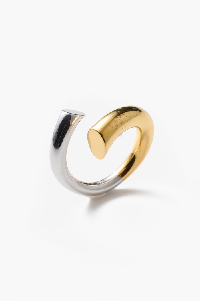 【エスケーパーズ アナザーワールド/ESCAPERS AN OTHER WORLD】の【Charlotte Chesnais】BISEAU リング インテリア・キッズ・メンズ・レディースファッション・服の通販 founy(ファニー) https://founy.com/ ファッション Fashion レディースファッション Fashion for Women コレクション Collection, Seasonal Line シンプル Simple, Minimal フォルム Silhouette, Form メタル Metal, Metal Parts モダン Modern, Contemporary 新作・新入荷 New Arrivals / New In |ID: prp329100004764654 ipo3291000000034494446