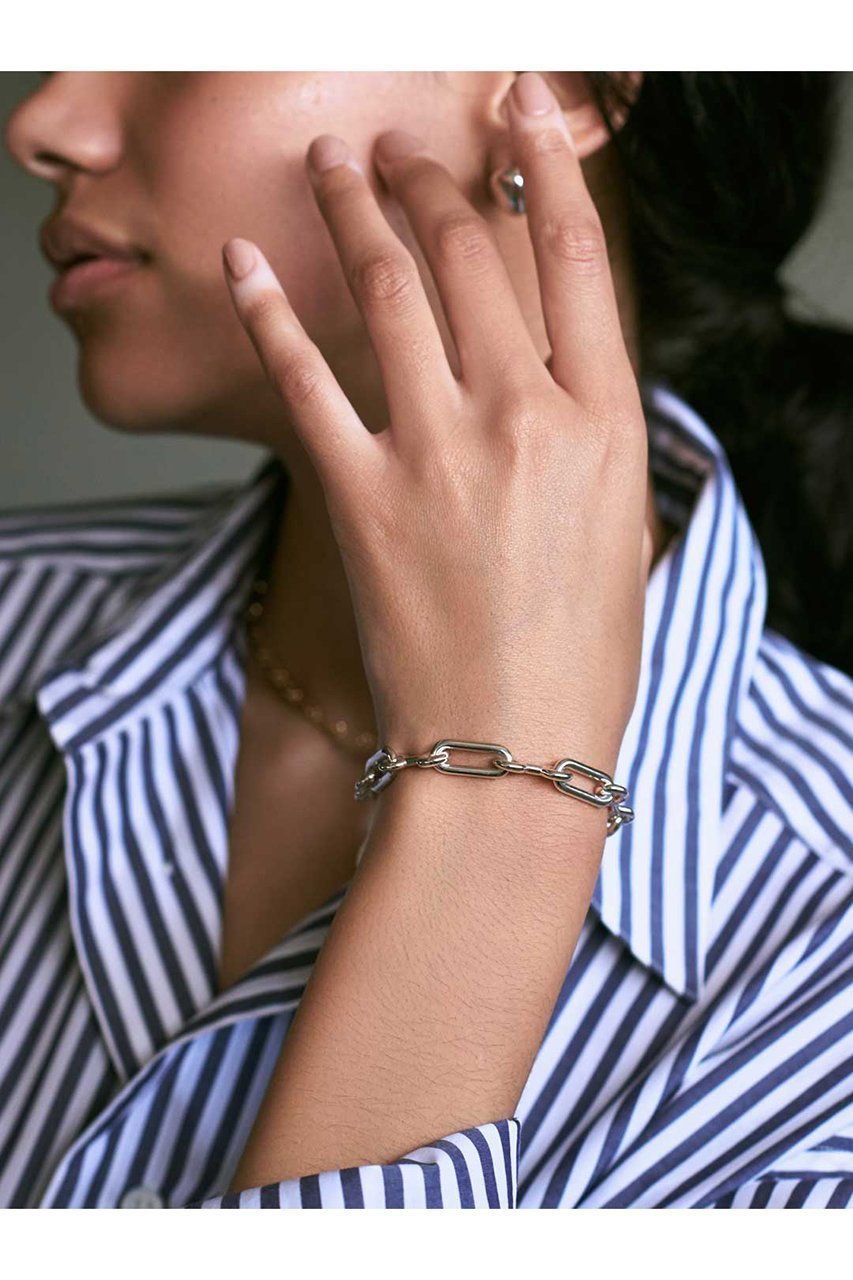 【エスケーパーズ アナザーワールド/ESCAPERS AN OTHER WORLD】の【Charlotte Chesnais】BRACELET PETIT BINARY CHAIN ブレスレット 人気、トレンドファッション・服の通販 founy(ファニー) 　ファッション　Fashion　レディースファッション　Fashion for Women　ジュエリー　Jewelry　チェーン＆カフブレスレット　Cuff & Chain Bracelets　バングル・カフブレスレット　Bangles & Cuff Bracelets　シンプル　Simple, Minimal　ブレスレット　Bracelet, Wristband　モダン　Modern, Contemporary　新作・新入荷　New Arrivals / New In　other-2|ID: prp329100004764664 ipo3291000000034494504