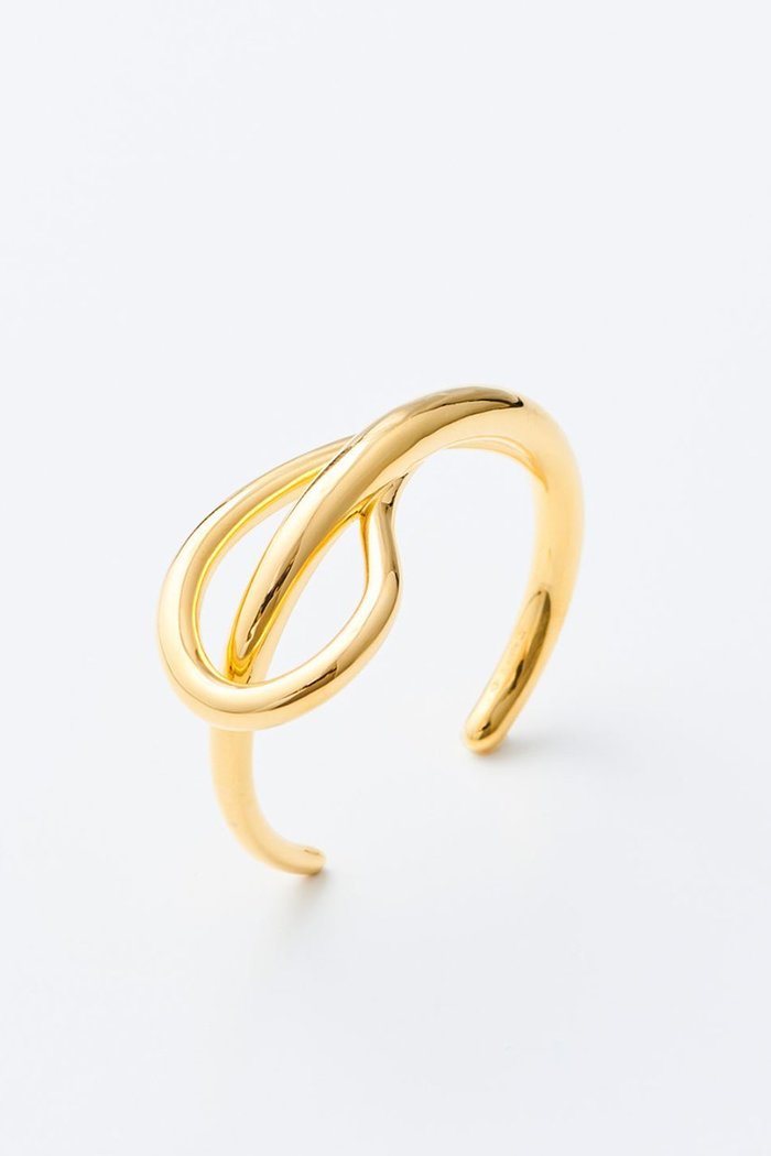 【エスケーパーズ アナザーワールド/ESCAPERS AN OTHER WORLD】の【Charlotte Chesnais】BRACELET NEEDLE バングル インテリア・キッズ・メンズ・レディースファッション・服の通販 founy(ファニー) https://founy.com/ ファッション Fashion レディースファッション Fashion for Women ジュエリー Jewelry チェーン＆カフブレスレット Cuff & Chain Bracelets バングル・カフブレスレット Bangles & Cuff Bracelets イエロー Yellow バングル Bangle, Bracelet フォルム Silhouette, Form ブレスレット Bracelet, Wristband 新作・新入荷 New Arrivals / New In |ID: prp329100004764667 ipo3291000000034494521