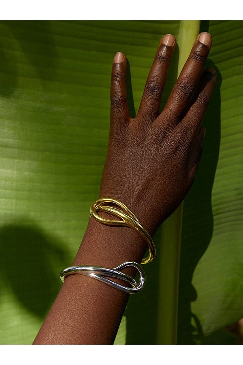 【エスケーパーズ アナザーワールド/ESCAPERS AN OTHER WORLD】の【Charlotte Chesnais】BRACELET NEEDLE バングル 人気、トレンドファッション・服の通販 founy(ファニー) 　ファッション　Fashion　レディースファッション　Fashion for Women　ジュエリー　Jewelry　チェーン＆カフブレスレット　Cuff & Chain Bracelets　バングル・カフブレスレット　Bangles & Cuff Bracelets　イエロー　Yellow　バングル　Bangle, Bracelet　フォルム　Silhouette, Form　ブレスレット　Bracelet, Wristband　新作・新入荷　New Arrivals / New In　other-6|ID: prp329100004764667 ipo3291000000034494527