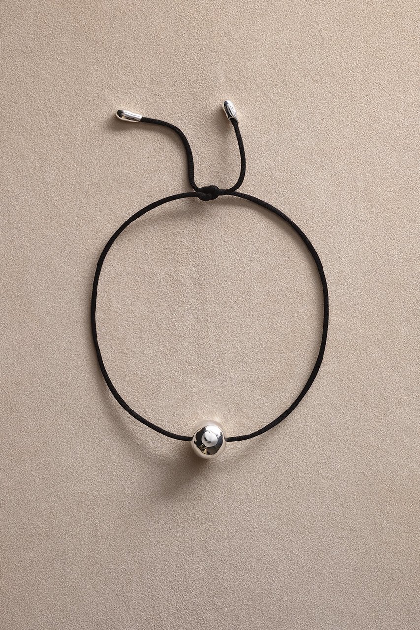 【エスケーパーズ アナザーワールド/ESCAPERS AN OTHER WORLD】の【SOPHIE BUHAI】Large Sigrid チョーカー 人気、トレンドファッション・服の通販 founy(ファニー) ファッション Fashion レディースファッション Fashion for Women ジュエリー Jewelry ネックレス Necklaces & Pendants クール Cool, Chic サテン Satin, Glossy Fabric シンプル Simple, Minimal ネックレス Necklace, Pendant Necklace モダン Modern, Contemporary モチーフ Motif, Design Theme 新作・新入荷 New Arrivals / New In other-5|ID: prp329100004764694 ipo3291000000034494684