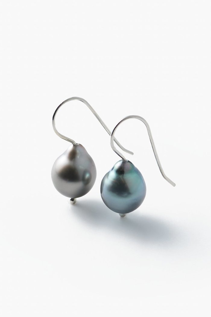 【エスケーパーズ アナザーワールド/ESCAPERS AN OTHER WORLD】の【SOPHIE BUHAI】Tahitian Mermaid ピアス インテリア・キッズ・メンズ・レディースファッション・服の通販 founy(ファニー) https://founy.com/ ファッション Fashion レディースファッション Fashion for Women ジュエリー Jewelry ファッションリング Fashion Rings イヤリング・フープ・ドロップタイプ Hoop, Drop & Clip Earrings イヤリング Earrings オケージョン Occasion Wear シンプル Simple, Minimal パール Pearl, Pearl Accent フレンチ French, French Style マーメイド Mermaid, Fishtail Silhouette エレガント 上品 Elegant 新作・新入荷 New Arrivals / New In |ID: prp329100004764698 ipo3291000000034494702