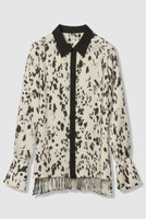 【アルアバイル/allureville】のOFFICINAバックプリーツブラウス 人気、トレンドファッション・服の通販 founy(ファニー) ファッション Fashion レディースファッション Fashion for Women トップス・カットソー Cut & Sew Tops シャツ・ブラウス・オフィスカジュアル Elegant Blouses & Button-Ups バッグ Bags 2025年 2025 2025-2026秋冬・A/W Autumn/Winter 2025–26 AW25–26 おすすめ Recommended / Our Picks クラシカル Classical, Vintage-Inspired スタイリッシュ Stylish, Fashionable スリーブ Sleeve, Long Sleeve / Short Sleeve フロント Front, Front Design プリント Print, Printed Pattern プリーツ Pleats, Pleated ボトム Bottoms, Lower Wear モノトーン Monotone, Black and White ロング Long, Long-Length エレガント 上品 Elegant A/W・秋冬 Autumn/Winter |ID:prp329100004764778