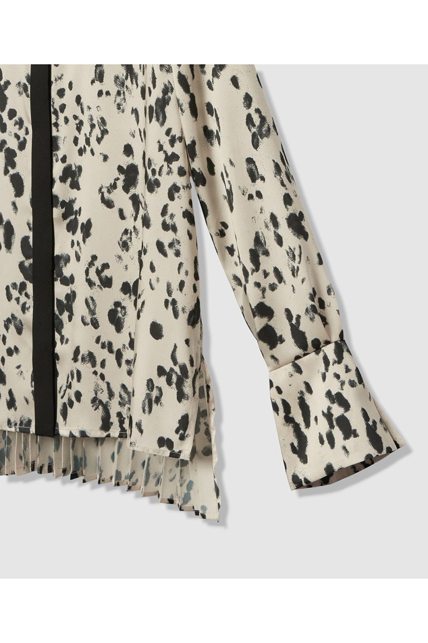 【アルアバイル/allureville】のOFFICINAバックプリーツブラウス 人気、トレンドファッション・服の通販 founy(ファニー) 　ファッション　Fashion　レディースファッション　Fashion for Women　トップス・カットソー　Cut & Sew Tops　シャツ・ブラウス・オフィスカジュアル　Elegant Blouses & Button-Ups　バッグ　Bags　2025年　2025　2025-2026秋冬・A/W　Autumn/Winter 2025–26 AW25–26　おすすめ　Recommended / Our Picks　クラシカル　Classical, Vintage-Inspired　スタイリッシュ　Stylish, Fashionable　スリーブ　Sleeve, Long Sleeve / Short Sleeve　フロント　Front, Front Design　プリント　Print, Printed Pattern　プリーツ　Pleats, Pleated　ボトム　Bottoms, Lower Wear　モノトーン　Monotone, Black and White　ロング　Long, Long-Length　エレガント 上品　Elegant　A/W・秋冬　Autumn/Winter　other-4|ID: prp329100004764778 ipo3291000000034495322