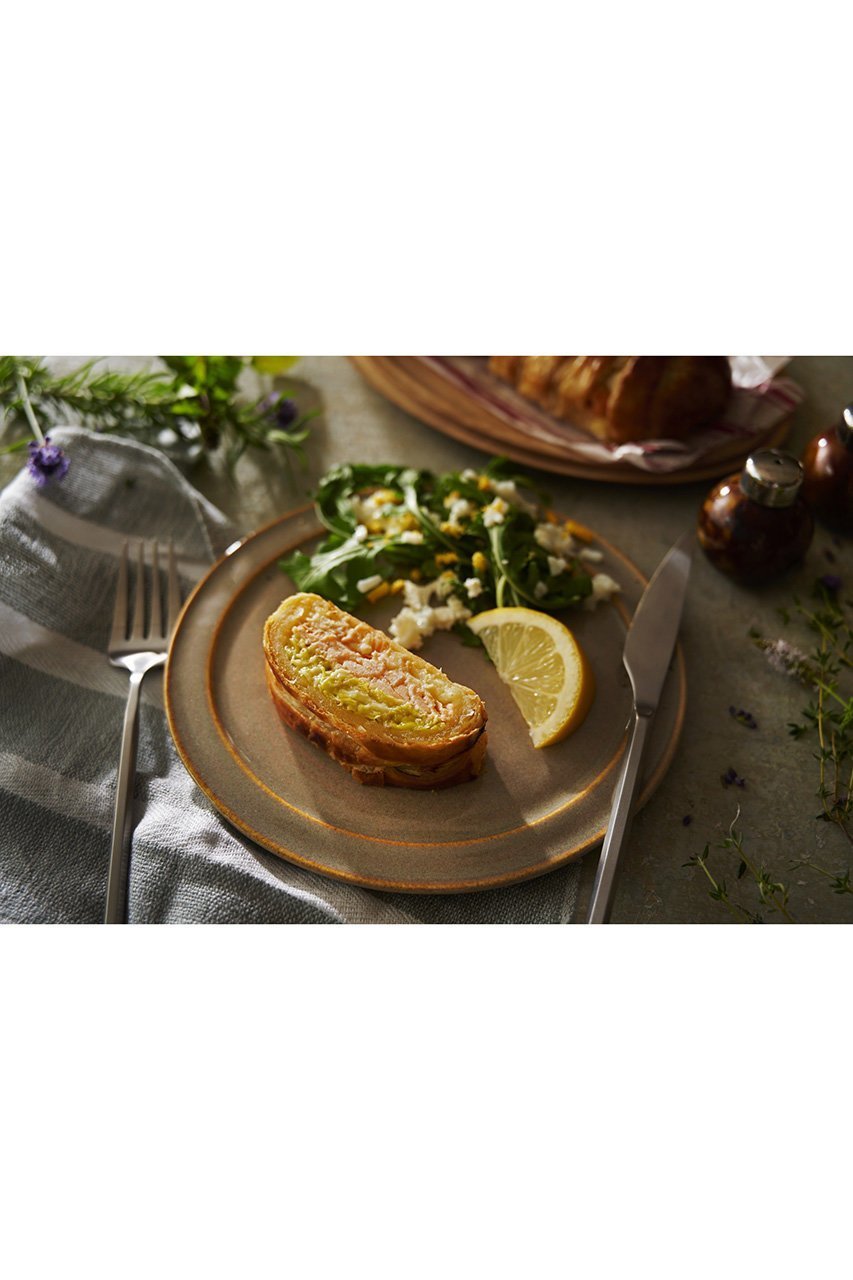 【アターブル! エピスリーフィン/A TABLE~EPICERIE FINE~ / GOODS】のサーモン・アン・クルート ~ポワローとグリエールの香り~ 人気、トレンドファッション・服の通販 founy(ファニー) スペシャル Special, Limited Edition テーブル Table, Dining Table 定番 Standard, Basic Item なめらか Smooth, Silky Texture フランス France, French エレガント 上品 Elegant 年末年始 Year-end and New Year Holidays クリスマス X'mas Christmas / X'mas ホリデーシーズン Holiday Season 新作・新入荷 New Arrivals / New In other-4|ID: prp329100004768273 ipo3291000000034535744