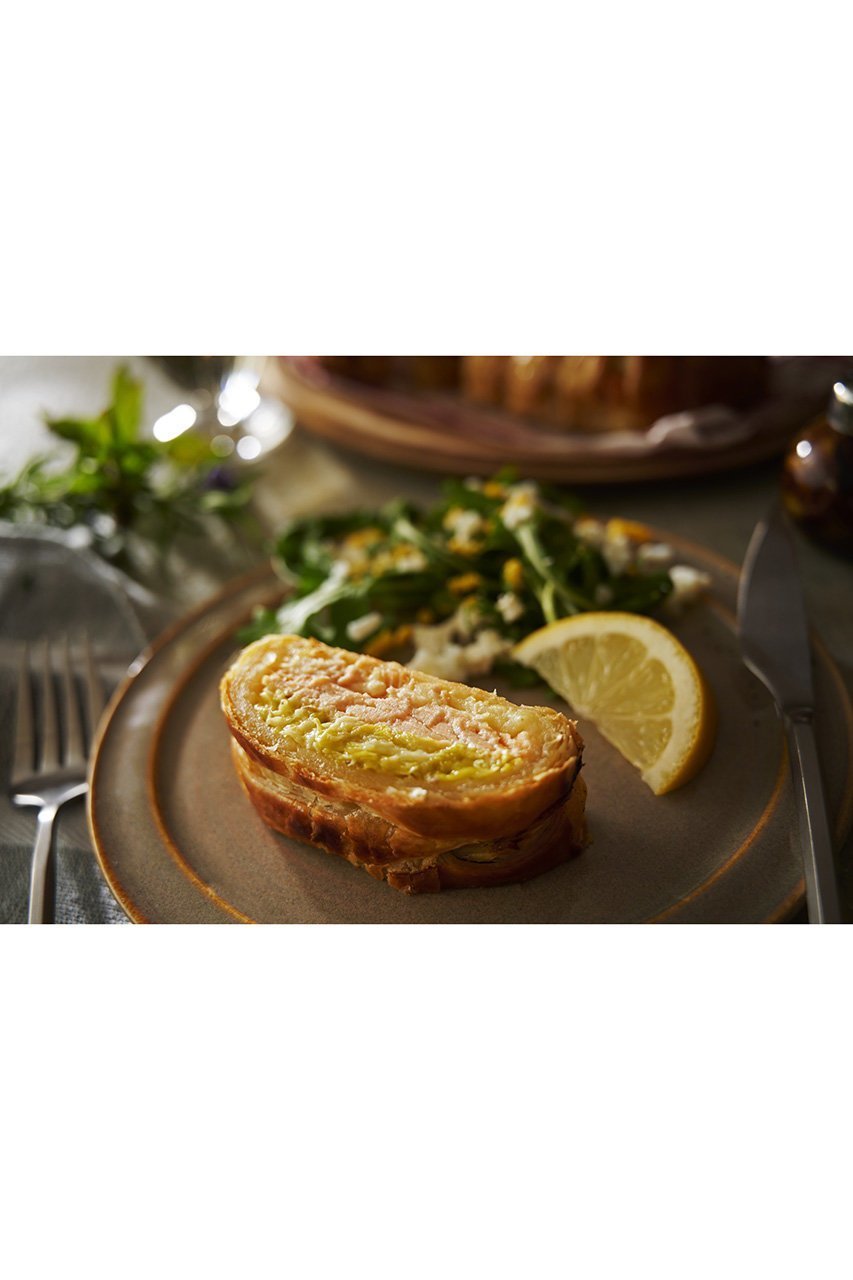 【アターブル! エピスリーフィン/A TABLE~EPICERIE FINE~ / GOODS】のサーモン・アン・クルート ~ポワローとグリエールの香り~ 人気、トレンドファッション・服の通販 founy(ファニー) スペシャル Special, Limited Edition テーブル Table, Dining Table 定番 Standard, Basic Item なめらか Smooth, Silky Texture フランス France, French エレガント 上品 Elegant 年末年始 Year-end and New Year Holidays クリスマス X'mas Christmas / X'mas ホリデーシーズン Holiday Season 新作・新入荷 New Arrivals / New In other-5|ID: prp329100004768273 ipo3291000000034535745