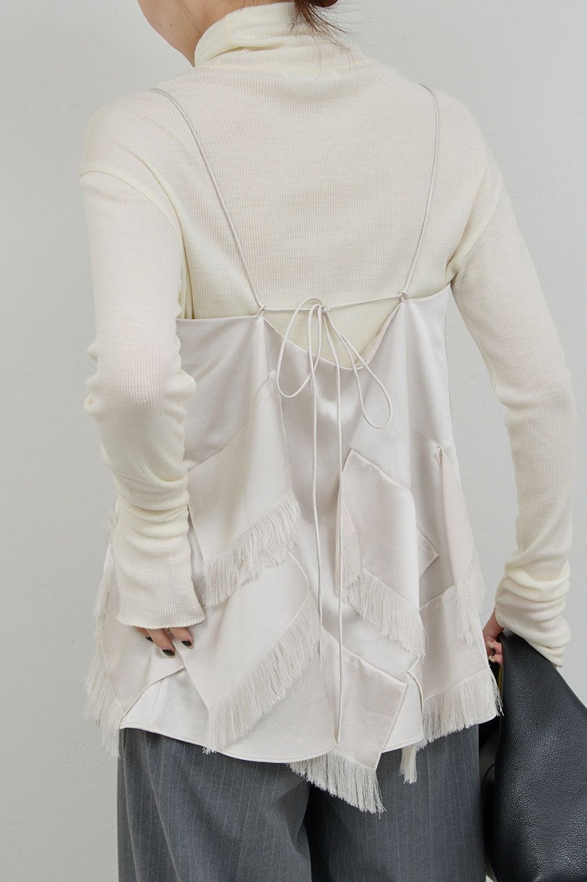 【ガリャルダガランテ/GALLARDAGALANTE】のフリンジサテンキャミ 人気、トレンドファッション・服の通販 founy(ファニー) 　ファッション　Fashion　レディースファッション　Fashion for Women　トップス・カットソー　Cut & Sew Tops　キャミソール&ノースリーブ　Camisoles & Sleeveless Tops　シャツ・ブラウス・オフィスカジュアル　Elegant Blouses & Button-Ups　ロングTシャツ・Tシャツ　Longline T-Shirts & Tees　カットソー・ベーシックTシャツ　Cut-and-Sewn Tops / Stretch Tees & Basics　キャミソール　Camisole, Spaghetti Strap Top　サテン　Satin, Glossy Fabric　タンク　Tank Top, Sleeveless Top　デニム　Denim, Jeans Material　フリル　Frill, Ruffle　エレガント 上品　Elegant　再入荷　Restock / Back in Stock　other-6|ID: prp329100004769251 ipo3291000000035365357