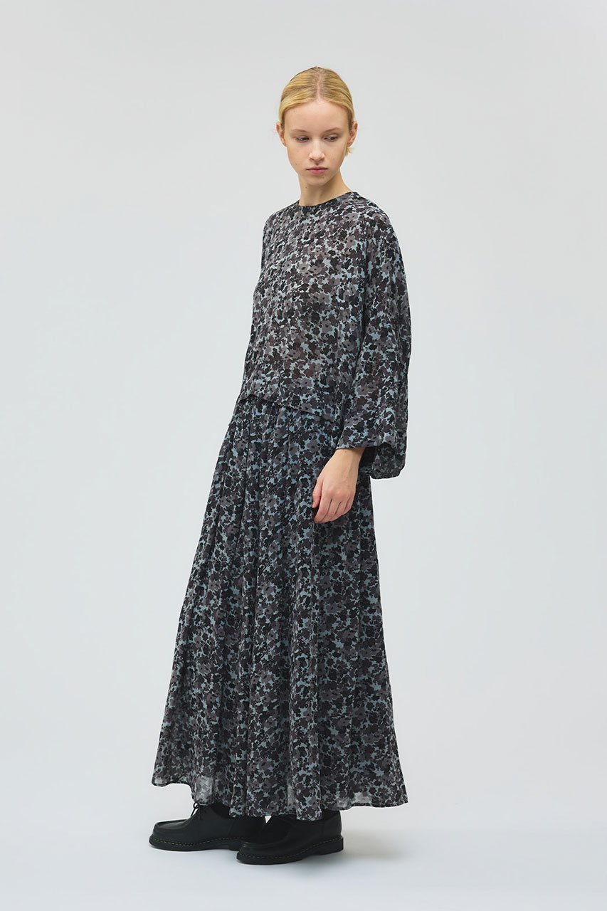 【ミズイロ インド/mizuiro ind】のフラワープリントワイドプルオーバー 人気、トレンドファッション・服の通販 founy(ファニー) 　ファッション　Fashion　レディースファッション　Fashion for Women　トップス・カットソー　Cut & Sew Tops　シャツ・ブラウス・オフィスカジュアル　Elegant Blouses & Button-Ups　カジュアルプルオーバー・ニットトップス　Pullovers & Knit Tops / Casual Pullovers　花柄・フラワープリント・モチーフ　Floral Prints & Motifs / Flower Pattern Tops　エアリー　Airy Texture　スリーブ　Sleeve, Long Sleeve / Short Sleeve　プリント　Print, Printed Pattern　ロング　Long, Long-Length　ワイド　Wide, Wide Fit　エレガント 上品　Elegant　定番　Standard, Basic Item　無地　Plain, Solid Color　other-7|ID: prp329100004769258 ipo3291000000034756833