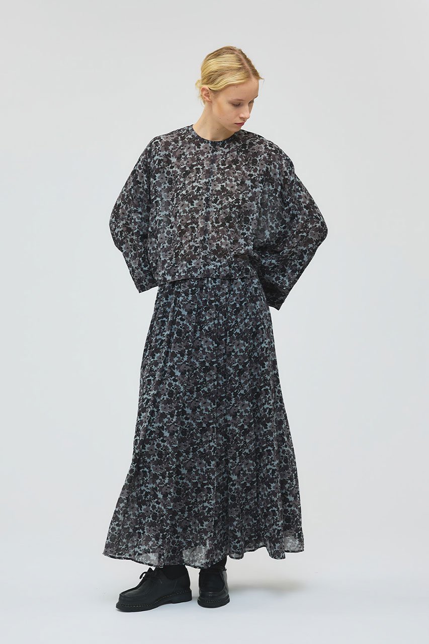 【ミズイロ インド/mizuiro ind】のフラワープリントワイドプルオーバー 人気、トレンドファッション・服の通販 founy(ファニー) 　ファッション　Fashion　レディースファッション　Fashion for Women　トップス・カットソー　Cut & Sew Tops　シャツ・ブラウス・オフィスカジュアル　Elegant Blouses & Button-Ups　カジュアルプルオーバー・ニットトップス　Pullovers & Knit Tops / Casual Pullovers　花柄・フラワープリント・モチーフ　Floral Prints & Motifs / Flower Pattern Tops　エアリー　Airy Texture　スリーブ　Sleeve, Long Sleeve / Short Sleeve　プリント　Print, Printed Pattern　ロング　Long, Long-Length　ワイド　Wide, Wide Fit　エレガント 上品　Elegant　定番　Standard, Basic Item　無地　Plain, Solid Color　other-6|ID: prp329100004769258 ipo3291000000035772080