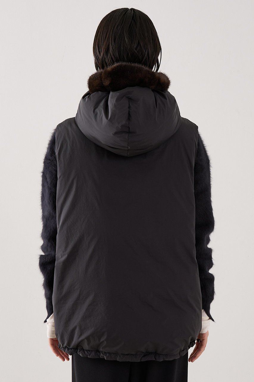 【ザ ストア バイ シー/THE STORE by C】の【REMI RELIEF】【別注】フェイクファー付きライトダウンベスト 人気、トレンドファッション・服の通販 founy(ファニー) ファッション Fashion レディースファッション Fashion for Women アウター Coat / Outerwear Collection コート・ロングコート・ピーコート Long Coats, Peacoats & More ジャケット Jacket, Outerwear スウェット / スエット Sweatshirt, Sweatwear スペシャル Special, Limited Edition ダウン Down, Puffer フェイクファー Faux Fur, Imitation Fur ベスト Vest, Waistcoat ロング Long, Long-Length 別注 Limited Edition, Custom Order 軽量 Lightweight, Ultra Light other-5|ID: prp329100004769276 ipo3291000000034544194