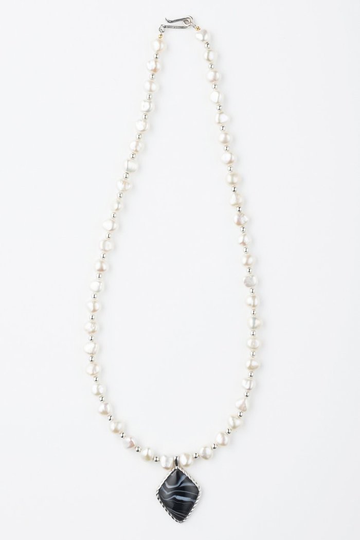 【プリーク/Preek】のSQUARE STONE PEARL ネックレス インテリア・キッズ・メンズ・レディースファッション・服の通販 founy(ファニー) https://founy.com/ ファッション Fashion レディースファッション Fashion for Women ジュエリー Jewelry ネックレス Necklaces & Pendants ストーン Stone, Gem-Like ネックレス Necklace, Pendant Necklace バロック Baroque, Baroque Design パール Pearl, Pearl Accent モダン Modern, Contemporary 再入荷 Restock / Back in Stock |ID: prp329100004771150 ipo3291000000034565254