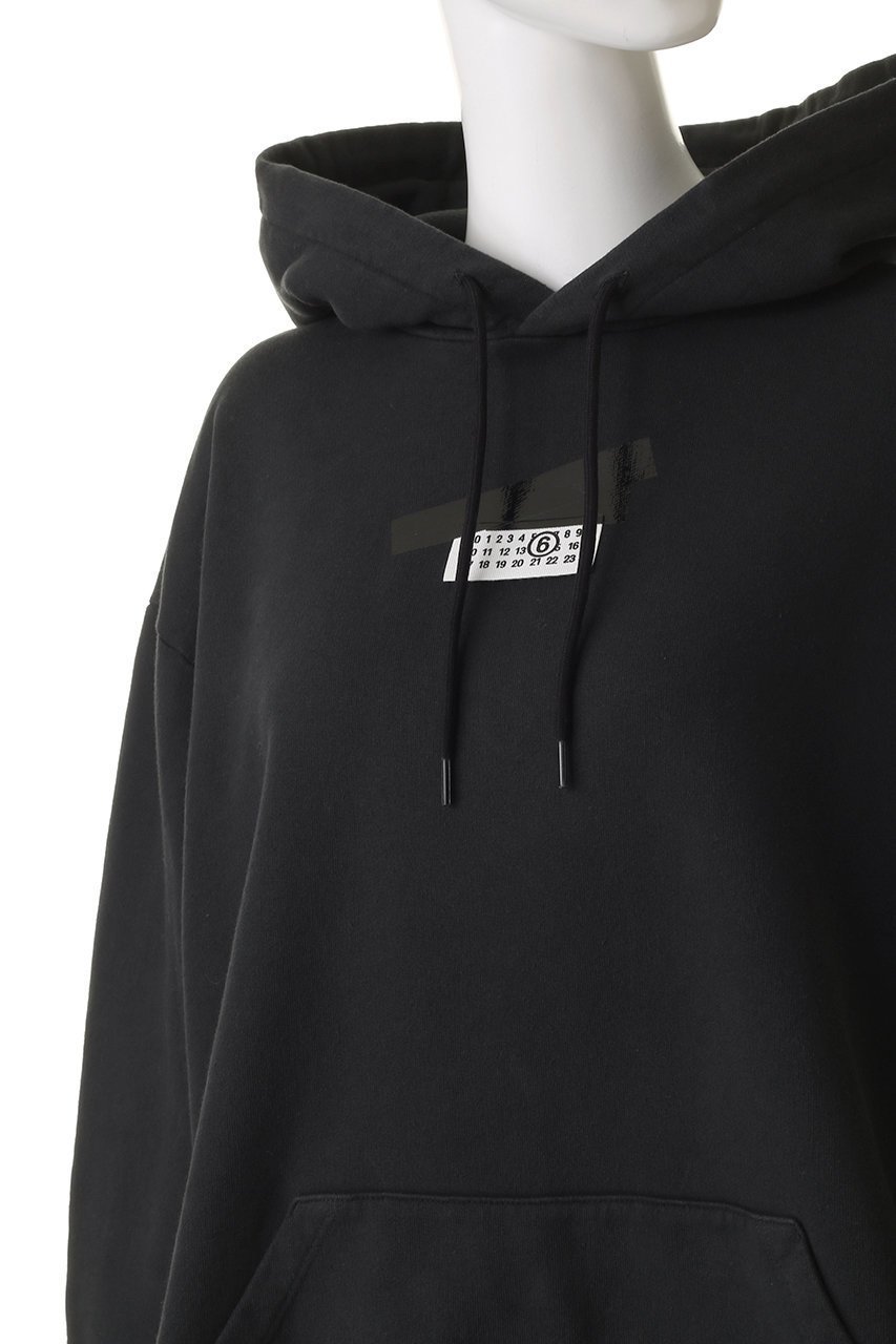 【エムエム6 メゾン マルタン マルジェラ/MM6 Maison Martin Margiela】のロゴ フーディー スウェットトップス 人気、トレンドファッション・服の通販 founy(ファニー) ファッション Fashion レディースファッション Fashion for Women トップス・カットソー Cut & Sew Tops シャツ・ブラウス・オフィスカジュアル Elegant Blouses & Button-Ups レディースパーカー・カジュアルフーディー Casual Hoodies & Sweatshirts ロングTシャツ・Tシャツ Longline T-Shirts & Tees スウェット・クルーネックトップス Sweatshirts & Crewnecks / Relaxed Fit Sweat Tops カットソー・ベーシックTシャツ Cut-and-Sewn Tops / Stretch Tees & Basics スウェット / スエット Sweatshirt, Sweatwear スリーブ Sleeve, Long Sleeve / Short Sleeve ロング Long, Long-Length 新作・新入荷 New Arrivals / New In other-5|ID: prp329100004771176 ipo3291000000034565443