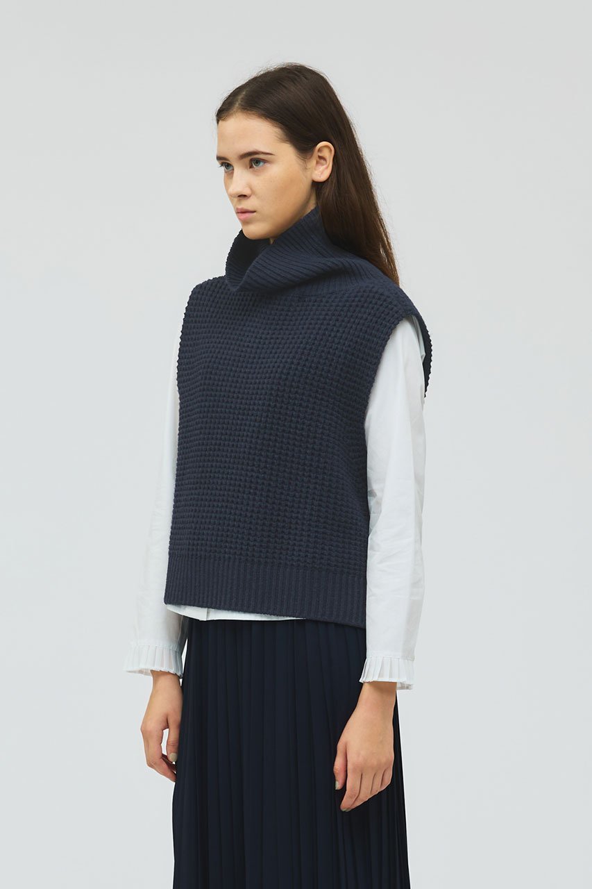 【ミズイロ インド/mizuiro ind】のワッフルハイネックベスト 人気、トレンドファッション・服の通販 founy(ファニー) 　ファッション　Fashion　レディースファッション　Fashion for Women　トップス・カットソー　Cut & Sew Tops　ニット　Knit Tops & Sweaters　ベスト&ジレ / 重ね着スタイル　Vests & Gilets　カジュアルプルオーバー・ニットトップス　Pullovers & Knit Tops / Casual Pullovers　インナー　Innerwear　カットソー　Cut and Sewn Top　シンプル　Simple, Minimal　ハイネック　High Neck, Mock Neck　ベスト　Vest, Waistcoat　モダン　Modern, Contemporary　ワッフル　Waffle, Waffle Knit　エレガント 上品　Elegant　other-8|ID: prp329100004772237 ipo3291000000035712117