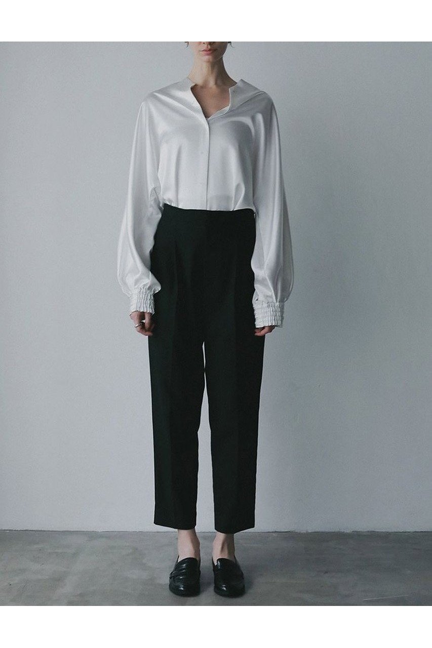 【ハー/HER.】の【11/20 12:00販売開始】サテンVネックブラウス 人気、トレンドファッション・服の通販 founy(ファニー) ファッション Fashion レディースファッション Fashion for Women トップス・カットソー Cut & Sew Tops シャツ・ブラウス・オフィスカジュアル Elegant Blouses & Button-Ups Vネックトップス V-Neck Tops / V-Cut Neckline Shirts サテン Satin, Glossy Fabric スリーブ Sleeve, Long Sleeve / Short Sleeve ロング Long, Long-Length 新作・新入荷 New Arrivals / New In other-2|ID: prp329100004772873 ipo3291000000034583768