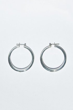 【ジジ/GIGI】 Luna authentic フープ 35mm人気、トレンドファッション・服の通販 founy(ファニー) ファッション Fashion レディースファッション Fashion for Women ジュエリー Jewelry ファッションリング Fashion Rings イヤリング・フープ・ドロップタイプ Hoop, Drop & Clip Earrings 2025年 2025 2025-2026秋冬・A/W Autumn/Winter 2025–26 AW25–26 イヤリング Earrings フォルム Silhouette, Form フープ Hoop, Hoop Earrings エレガント 上品 Elegant A/W・秋冬 Autumn/Winter |ID:prp329100004773569