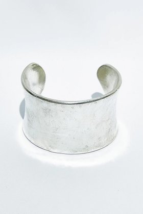 【ジジ/GIGI】 Luna solid cuff ブレスレット人気、トレンドファッション・服の通販 founy(ファニー) ファッション Fashion レディースファッション Fashion for Women ジュエリー Jewelry チェーン&カフブレスレット Cuff & Chain Bracelets バングル・カフブレスレット Bangles & Cuff Bracelets 2025年 2025 2025-2026秋冬・A/W Autumn/Winter 2025–26 AW25–26 シンプル Simple, Minimal ジュエリー Jewelry, Accessories テクスチャー Texture, Textured Fabric フィット Fit, Slim Fit ブレスレット Bracelet, Wristband A/W・秋冬 Autumn/Winter |ID:prp329100004773585