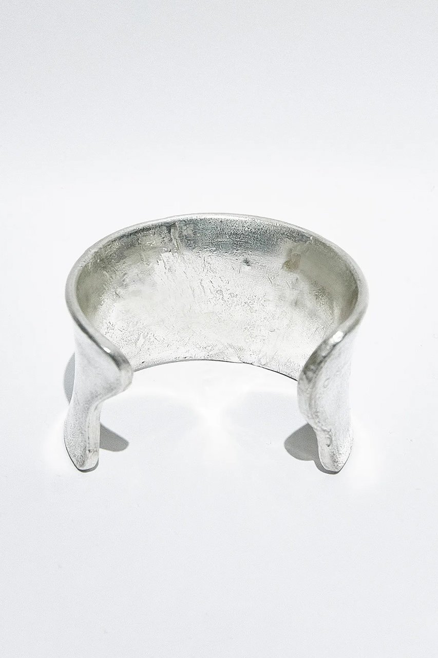 【ジジ/GIGI】のLuna solid cuff ブレスレット 人気、トレンドファッション・服の通販 founy(ファニー) ファッション Fashion レディースファッション Fashion for Women ジュエリー Jewelry チェーン&カフブレスレット Cuff & Chain Bracelets バングル・カフブレスレット Bangles & Cuff Bracelets 2025年 2025 2025-2026秋冬・A/W Autumn/Winter 2025–26 AW25–26 シンプル Simple, Minimal ジュエリー Jewelry, Accessories テクスチャー Texture, Textured Fabric フィット Fit, Slim Fit ブレスレット Bracelet, Wristband A/W・秋冬 Autumn/Winter other-3|ID: prp329100004773585 ipo3291000000034594072