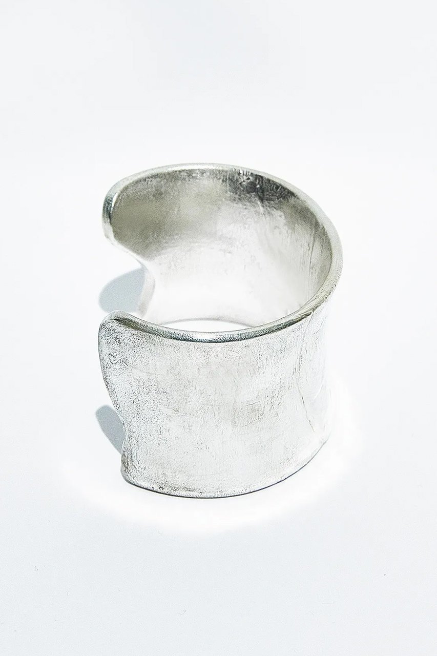 【ジジ/GIGI】のLuna solid cuff ブレスレット 人気、トレンドファッション・服の通販 founy(ファニー) ファッション Fashion レディースファッション Fashion for Women ジュエリー Jewelry チェーン&カフブレスレット Cuff & Chain Bracelets バングル・カフブレスレット Bangles & Cuff Bracelets 2025年 2025 2025-2026秋冬・A/W Autumn/Winter 2025–26 AW25–26 シンプル Simple, Minimal ジュエリー Jewelry, Accessories テクスチャー Texture, Textured Fabric フィット Fit, Slim Fit ブレスレット Bracelet, Wristband A/W・秋冬 Autumn/Winter other-4|ID: prp329100004773585 ipo3291000000034594073