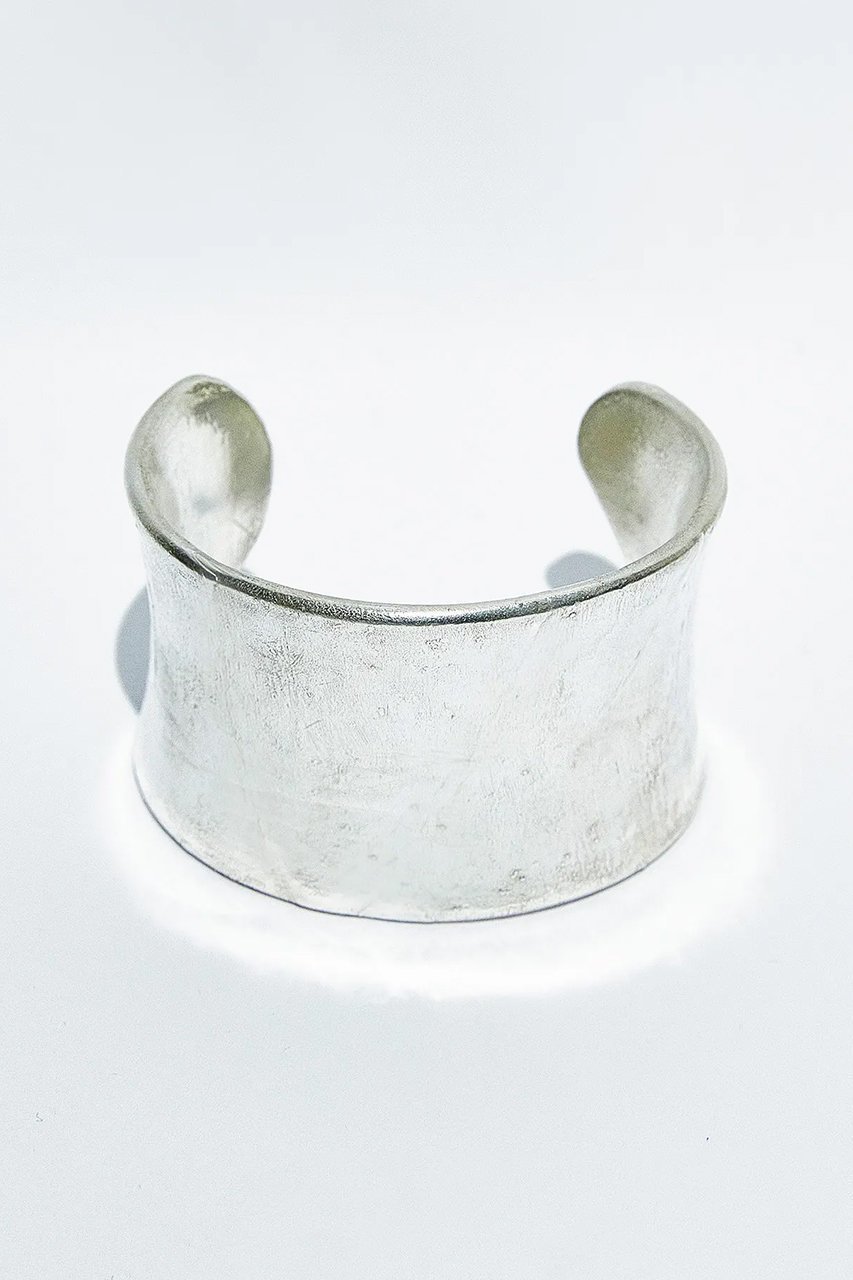 【ジジ/GIGI】のLuna solid cuff ブレスレット インテリア・キッズ・メンズ・レディースファッション・服の通販 founy(ファニー) 　ファッション　Fashion　レディースファッション　Fashion for Women　ジュエリー　Jewelry　チェーン＆カフブレスレット　Cuff & Chain Bracelets　バングル・カフブレスレット　Bangles & Cuff Bracelets　2026年　2026　シンプル　Simple, Minimal　ジュエリー　Jewelry, Accessories　テクスチャー　Texture, Textured Fabric　フィット　Fit, Slim Fit　ブレスレット　Bracelet, Wristband　夏　Summer　春　Spring　S/S・春夏　SS, Spring/Summer, Warm Season　シルバー|ID: prp329100004773585 ipo3291000000035696073