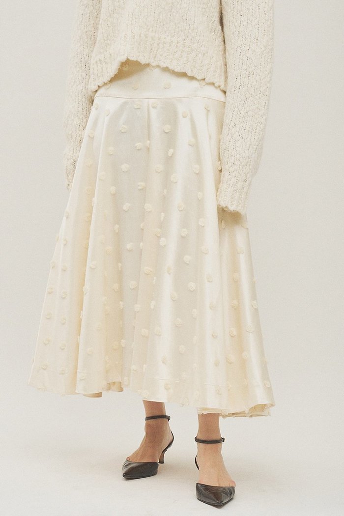 【ウィムガゼット/Whim Gazette】のボンボンジャガードスカート インテリア・キッズ・メンズ・レディースファッション・服の通販 founy(ファニー) https://founy.com/ ファッション Fashion レディースファッション Fashion for Women スカート Skirts ロングスカート Long Skirts / Maxi & Midi Skirts エレガント 上品 Elegant サスペンダー Suspenders, Braces サテン Satin, Glossy Fabric ジャカード／ジャガード Jacquard, Woven Pattern ドット Polka Dot, Dot Pattern フレア Flare, Flared ロング Long, Long-Length 別注 Limited Edition, Custom Order |ID: prp329100004774339 ipo3291000000035533234