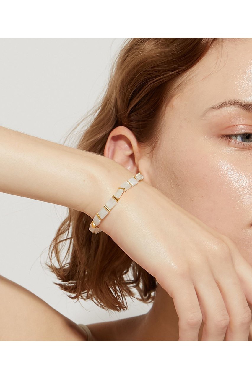 【アルティーダ ウード/ARTIDA OUD】の【11/27 0:00販売開始】amulette 「ロマンチックな幸福を呼び込む」レインボームーンストーン ガムシェイプ ブレスレット 人気、トレンドファッション・服の通販 founy(ファニー) ファッション Fashion レディースファッション Fashion for Women ジュエリー Jewelry チェーン&カフブレスレット Cuff & Chain Bracelets バングル・カフブレスレット Bangles & Cuff Bracelets シェイプ Shape, Slim Fit ブレスレット Bracelet, Wristband 新作・新入荷 New Arrivals / New In other-2|ID: prp329100004775355 ipo3291000000034614880