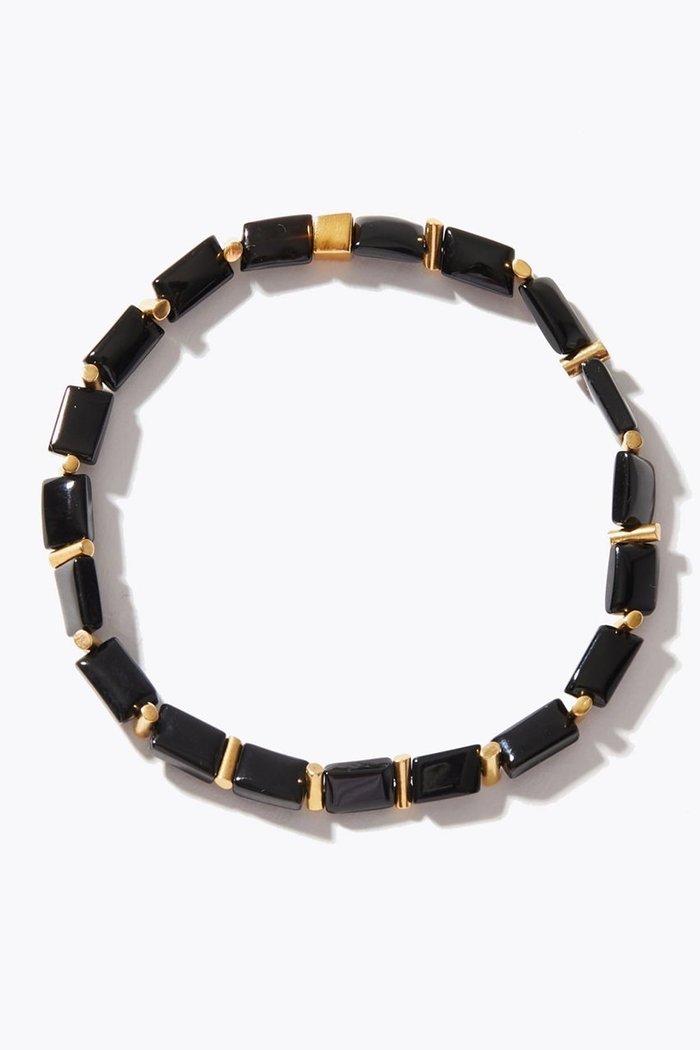 【アルティーダ ウード/ARTIDA OUD】の【11/27 0:00販売開始】amulette 「邪気を払い目標達成へ繋げる」オニキス ガムシェイプ ブレスレット インテリア・キッズ・メンズ・レディースファッション・服の通販 founy(ファニー) https://founy.com/ ファッション Fashion レディースファッション Fashion for Women ジュエリー Jewelry チェーン＆カフブレスレット Cuff & Chain Bracelets バングル・カフブレスレット Bangles & Cuff Bracelets インド Indian Textile シェイプ Shape, Slim Fit ブレスレット Bracelet, Wristband おすすめ Recommended / Our Picks 新作・新入荷 New Arrivals / New In |ID: prp329100004775359 ipo3291000000034614903