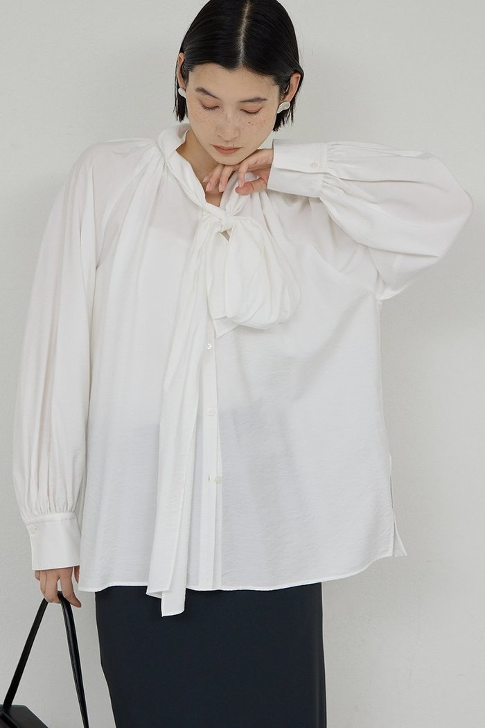 【ガリャルダガランテ/GALLARDAGALANTE】の【2way】ギャザーボウタイブラウス インテリア・キッズ・メンズ・レディースファッション・服の通販 founy(ファニー) https://founy.com/ ファッション Fashion レディースファッション Fashion for Women トップス・カットソー Cut & Sew Tops シャツ・ブラウス・オフィスカジュアル Elegant Blouses & Button-Ups ギャザー Gathered, Ruffled スリーブ Sleeve, Long Sleeve / Short Sleeve フェミニン Feminine, Girly ロング Long, Long-Length エレガント 上品 Elegant 新作・新入荷 New Arrivals / New In |ID: prp329100004776501 ipo3291000000034627143