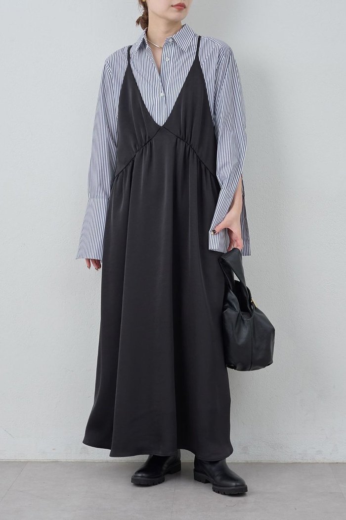 【ガリャルダガランテ/GALLARDAGALANTE】のディープVサテンキャミワンピース インテリア・キッズ・メンズ・レディースファッション・服の通販 founy(ファニー) https://founy.com/ ファッション Fashion レディースファッション Fashion for Women ワンピース Dresses キャミソールワンピース Camisole Dresses チュニック Tunic Tops & Dresses おすすめ Recommended / Our Picks インナー Innerwear エレガント 上品 Elegant サテン Satin, Glossy Fabric タートル Turtleneck, Turtle Collar チュニック Tunic, Long Top デコルテ Décolleté, Neckline ロング Long, Long-Length ワイド Wide, Wide Fit 新作・新入荷 New Arrivals / New In |ID: prp329100004776505 ipo3291000000034627167