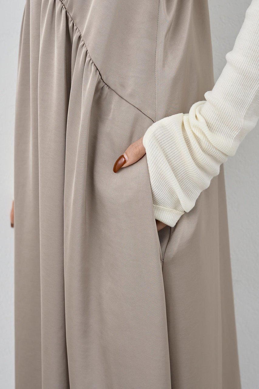 【ガリャルダガランテ/GALLARDAGALANTE】のディープVサテンキャミワンピース 人気、トレンドファッション・服の通販 founy(ファニー) 　ファッション　Fashion　レディースファッション　Fashion for Women　ワンピース　Dresses　キャミソールワンピース　Camisole Dresses　チュニック　Tunic Tops & Dresses　おすすめ　Recommended / Our Picks　インナー　Innerwear　エレガント 上品　Elegant　サテン　Satin, Glossy Fabric　タートル　Turtleneck, Turtle Collar　チュニック　Tunic, Long Top　デコルテ　Décolleté, Neckline　ロング　Long, Long-Length　ワイド　Wide, Wide Fit　新作・新入荷　New Arrivals / New In　other-8|ID: prp329100004776505 ipo3291000000034627179