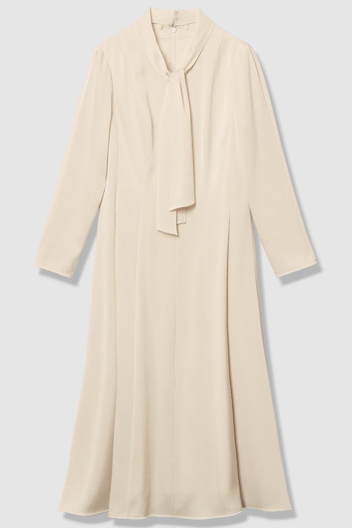 【アナイ/ANAYI】の【Eternal Line 2026】トリアセサテンボウタイ ワンピース インテリア・キッズ・メンズ・レディースファッション・服の通販 founy(ファニー) https://founy.com/ ファッション Fashion レディースファッション Fashion for Women ワンピース Dresses チュニック Tunic Tops & Dresses 2025年 2025 2025-2026秋冬・A/W Autumn/Winter 2025–26 AW25–26 エレガント 上品 Elegant ジャケット Jacket, Outerwear セットアップ Set-Up, Coordinated Outfit チュニック Tunic, Long Top フレア Flare, Flared ボウタイ Bow Tie, Neck Bow ロング Long, Long-Length 吸水 Absorbent, Quick-Dry A/W・秋冬 Autumn/Winter |ID: prp329100004776552 ipo3291000000034627581