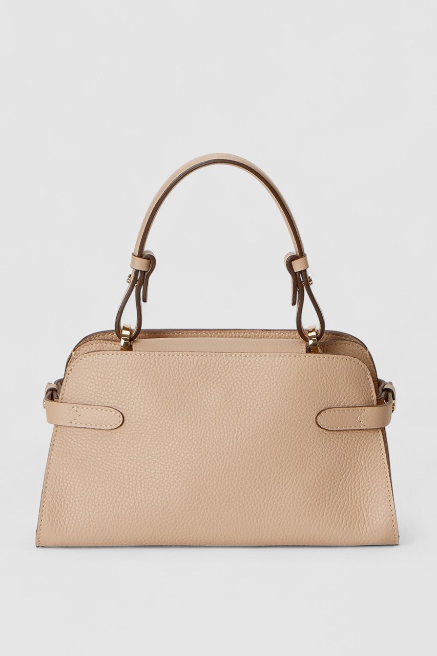 【アナイ/ANAYI】の【Eternal Line 2026】 スクエアワンハンドルバッグ インテリア・キッズ・メンズ・レディースファッション・服の通販 founy(ファニー) ファッション Fashion レディースファッション Fashion for Women バッグ Bags 2025年 2025 2025-2026秋冬・A/W Autumn/Winter 2025–26 AW25–26 コンパクト Compact, Small Size シェイプ Shape, Slim Fit フラップ Flap, Flap Pocket ポケット Pocket, Pocket Detail マグネット Magnet, Magnetic Closure ラップ Wrap, Wrap Design 台形 A-Line, Trapezoid Shape A/W・秋冬 Autumn/Winter グレージュ|ID: prp329100004776564 ipo3291000000034627660