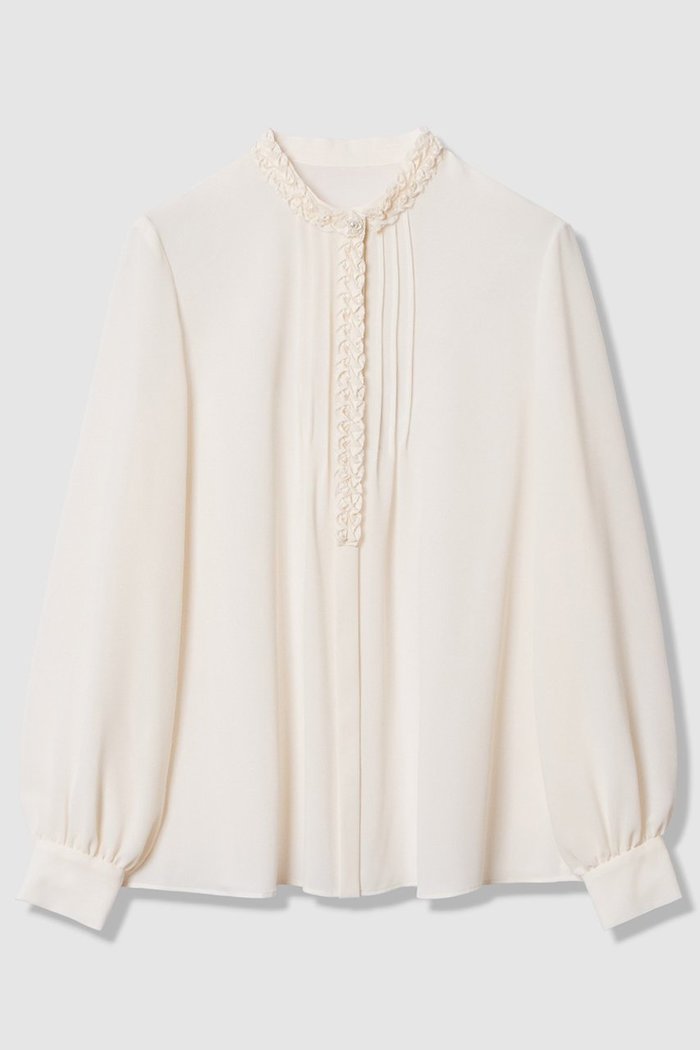 【アナイ/ANAYI】の【Eternal Line 2026】ジョーゼットテクニカル刺繍 ブラウス インテリア・キッズ・メンズ・レディースファッション・服の通販 founy(ファニー) https://founy.com/ ファッション Fashion レディースファッション Fashion for Women トップス・カットソー Cut & Sew Tops シャツ・ブラウス・オフィスカジュアル Elegant Blouses & Button-Ups 2025年 2025 2025-2026秋冬・A/W Autumn/Winter 2025–26 AW25–26 インナー Innerwear エレガント 上品 Elegant シフォン Chiffon, Lightweight Fabric ジャケット Jacket, Outerwear ジョーゼット Georgette, Semi-Sheer Fabric スリーブ Sleeve, Long Sleeve / Short Sleeve ロング Long, Long-Length A/W・秋冬 Autumn/Winter |ID: prp329100004776581 ipo3291000000034627801