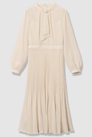 【アナイ/ANAYI】の【Eternal Line 2026】シアードビープリーツボウ ワンピース 人気、トレンドファッション・服の通販 founy(ファニー) ファッション Fashion レディースファッション Fashion for Women ワンピース Dresses チュニック Tunic Tops & Dresses 2025年 2025 2025-2026秋冬・A/W Autumn/Winter 2025–26 AW25–26 オケージョン Occasion Wear キャミソール Camisole, Spaghetti Strap Top シアー Sheer, See-Through スカーフ Scarf, Neckwear チュニック Tunic, Long Top プリーツ Pleats, Pleated ペチコート Petticoat, Underskirt メタル Metal, Metal Parts ロング Long, Long-Length エレガント 上品 Elegant A/W・秋冬 Autumn/Winter 長袖 Long Sleeve, Full Sleeve |ID:prp329100004776586