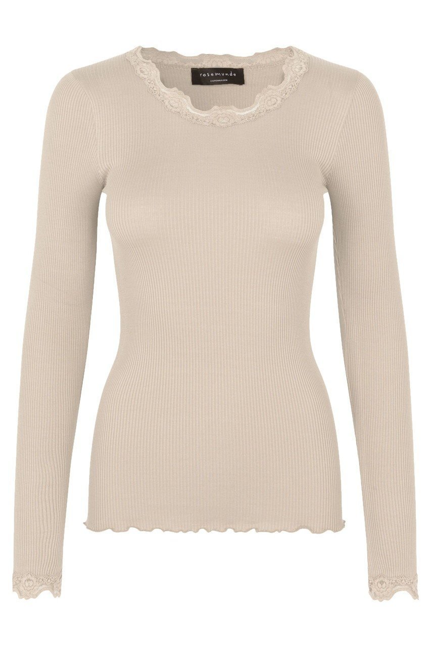 【ロサムンド/ROSEMUNDE】のレース付き クルーネックプルオーバー シルクコットン インテリア・キッズ・メンズ・レディースファッション・服の通販 founy(ファニー) ファッション Fashion レディースファッション Fashion for Women トップス・カットソー Cut & Sew Tops シャツ・ブラウス・オフィスカジュアル Elegant Blouses & Button-Ups ロングTシャツ・Tシャツ Longline T-Shirts & Tees カジュアルプルオーバー・ニットトップス Pullovers & Knit Tops / Casual Pullovers カットソー・ベーシックTシャツ Cut-and-Sewn Tops / Stretch Tees & Basics インナー Innerwear シルク Silk, 100% Silk スリーブ Sleeve, Long Sleeve / Short Sleeve レース Lace, Lace Fabric ロング Long, Long-Length 再入荷 Restock / Back in Stock カカオ|ID: prp329100004776619 ipo3291000000034628302
