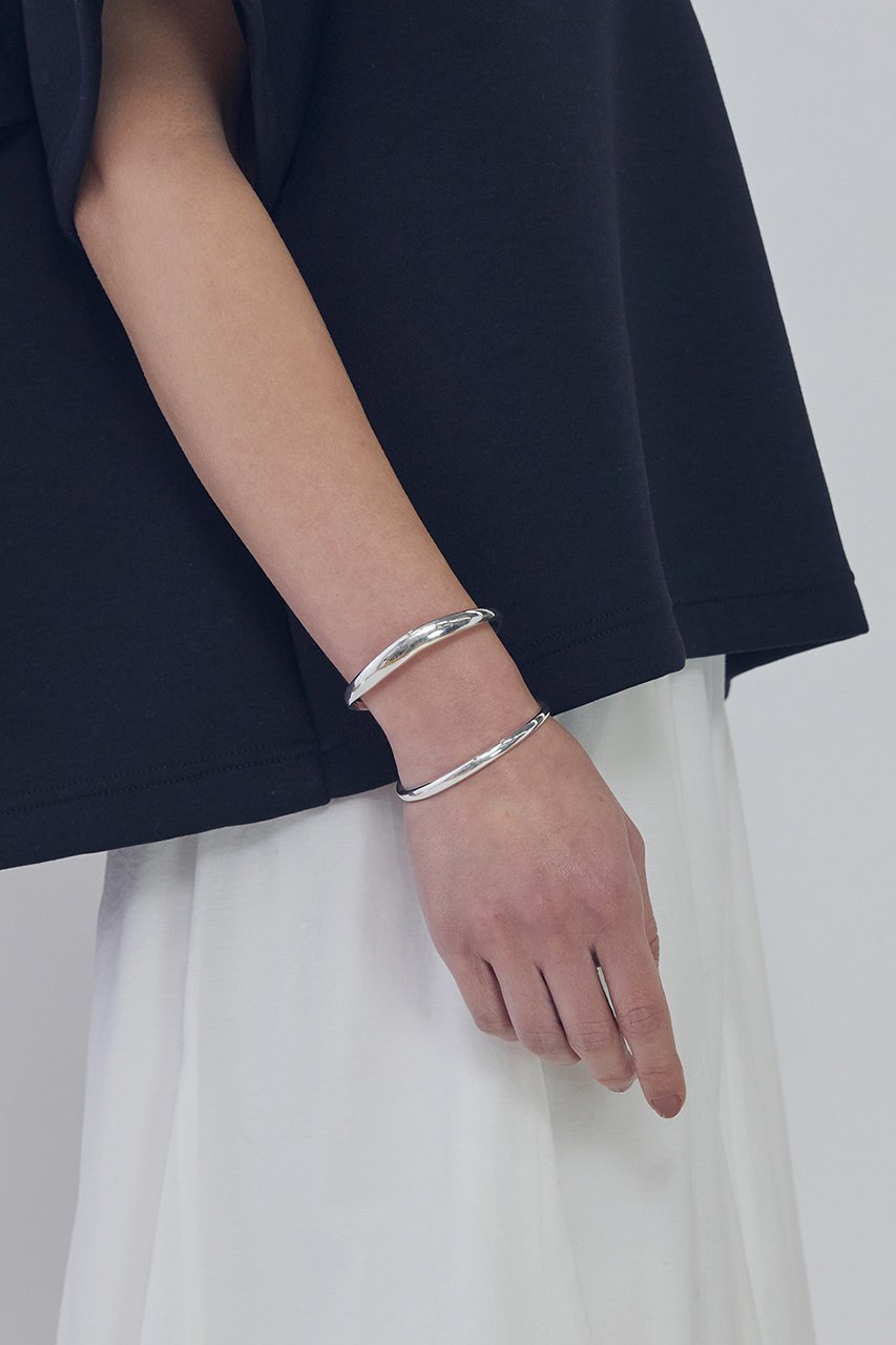 【プルミエ アロンディスモン/1er Arrondissement】の【JAMIRAY】LINE SCULPT バングル(シルバー) 人気、トレンドファッション・服の通販 founy(ファニー) 　ファッション　Fashion　レディースファッション　Fashion for Women　ジュエリー　Jewelry　チェーン＆カフブレスレット　Cuff & Chain Bracelets　バングル・カフブレスレット　Bangles & Cuff Bracelets　クール　Cool, Chic　シルバー　Silver, Metallic Silver　バングル　Bangle, Bracelet　リュクス　Luxury, Elegant, High-End, Chic　other-5|ID: prp329100004777292 ipo3291000000034921300